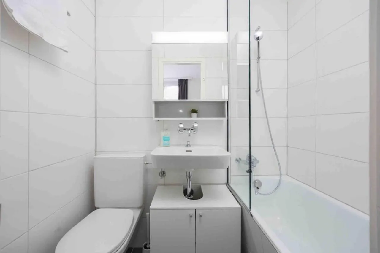 Apartment Urban Oasis With Queen Bed And View Be-28 Zurich Switzerland