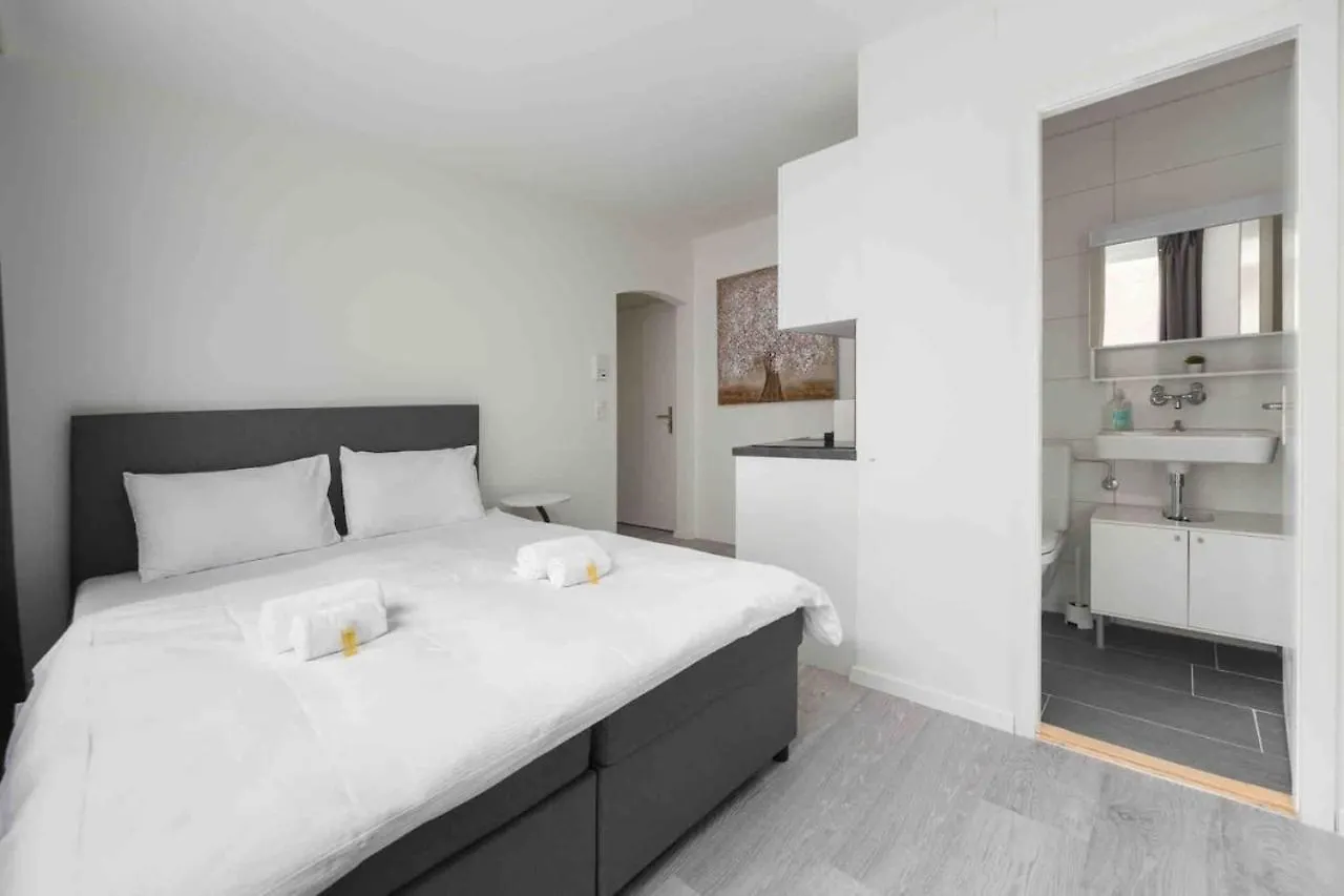 Urban Oasis With Queen Bed And View Be-28 Zurich Apartment